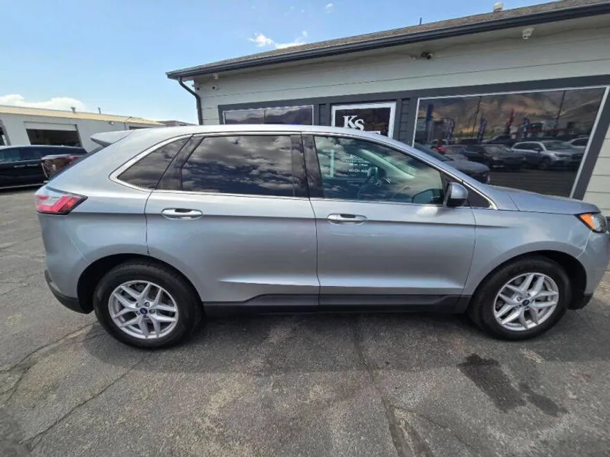2021 Ford Edge SEL photo 1