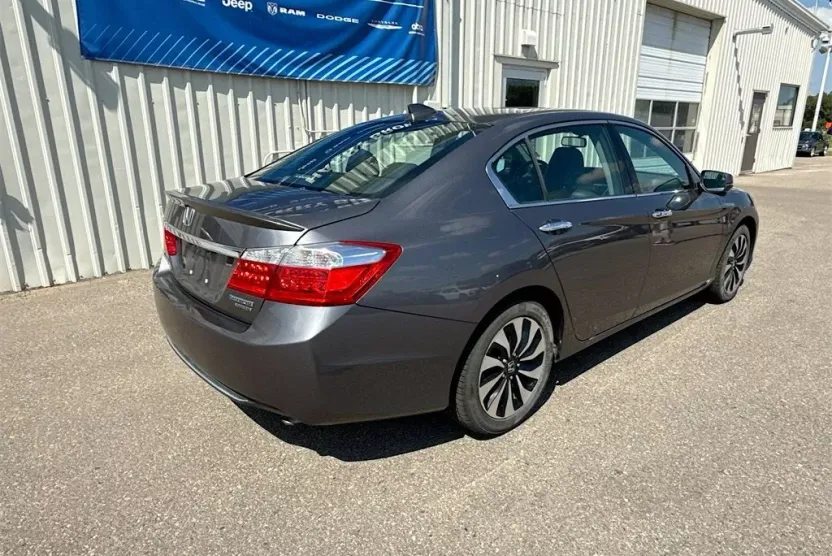 2015 Honda Accord Hybrid Touring photo 1
