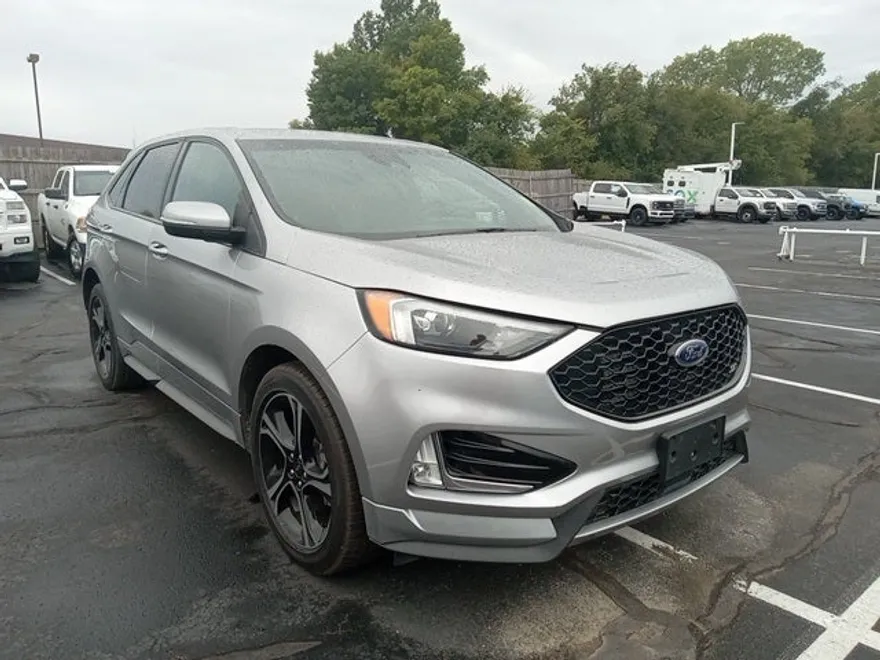 2020 Ford Edge ST photo 1