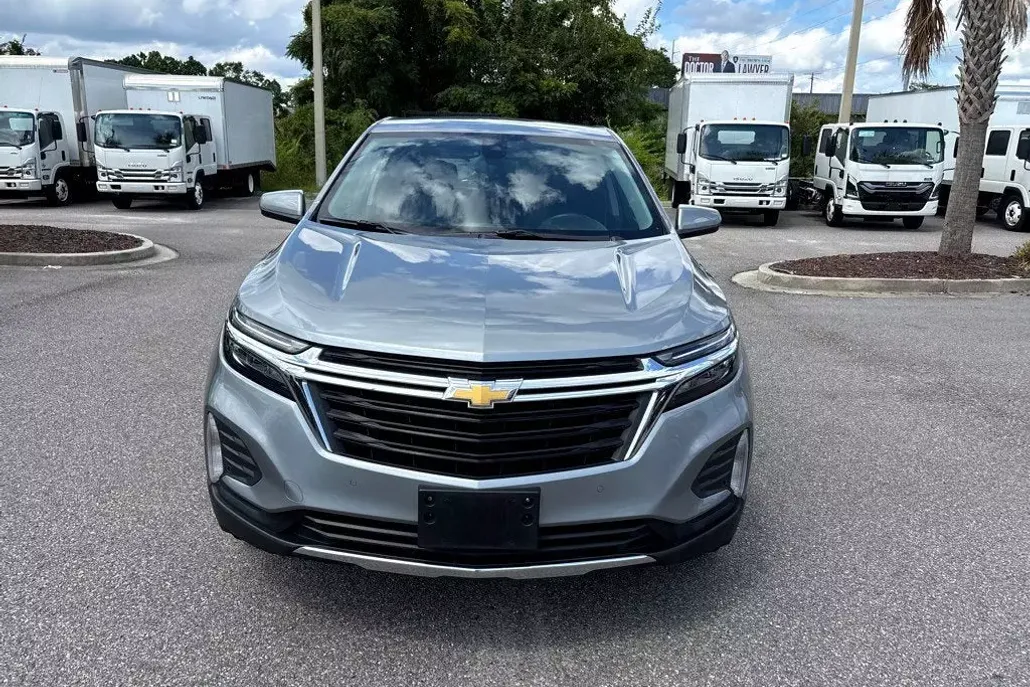 2024 Chevrolet Equinox LT photo 1