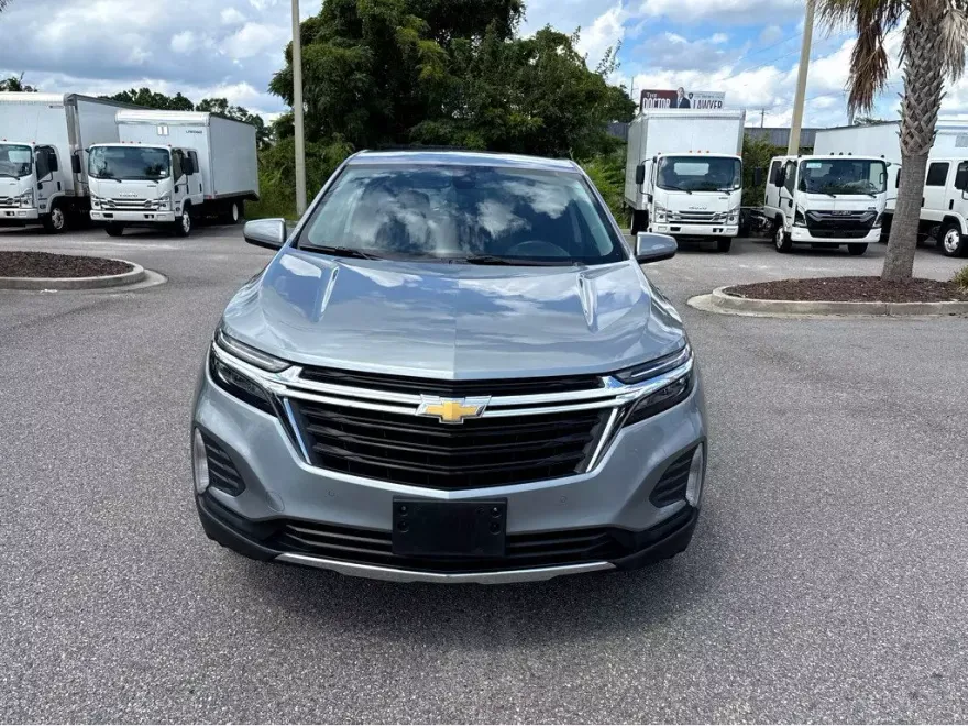 2024 Chevrolet Equinox LT photo 1