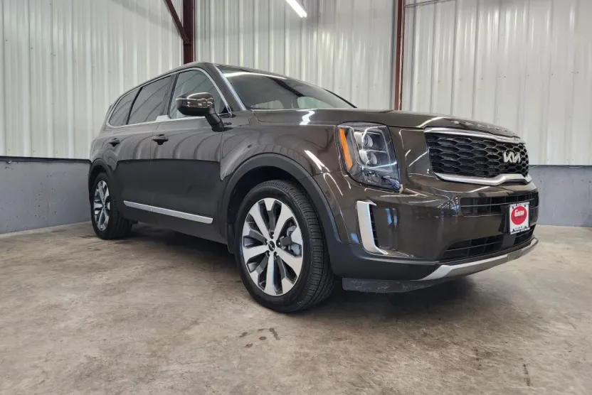 2022 Kia Telluride EX photo 1