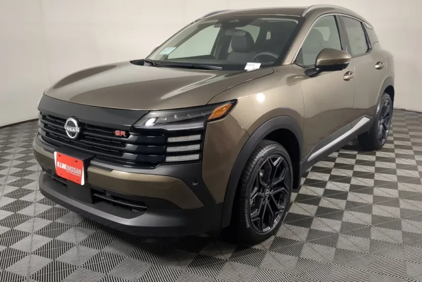 2025 Nissan Kicks SR photo 1