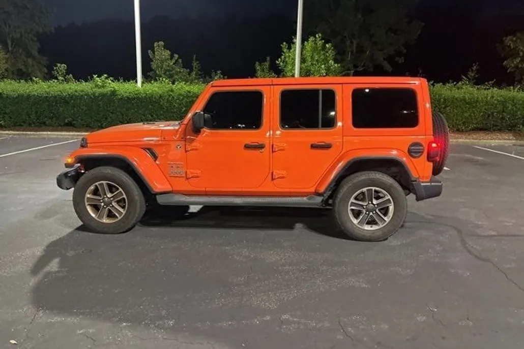 2019 Jeep Wrangler Unlimited Sahara photo 1