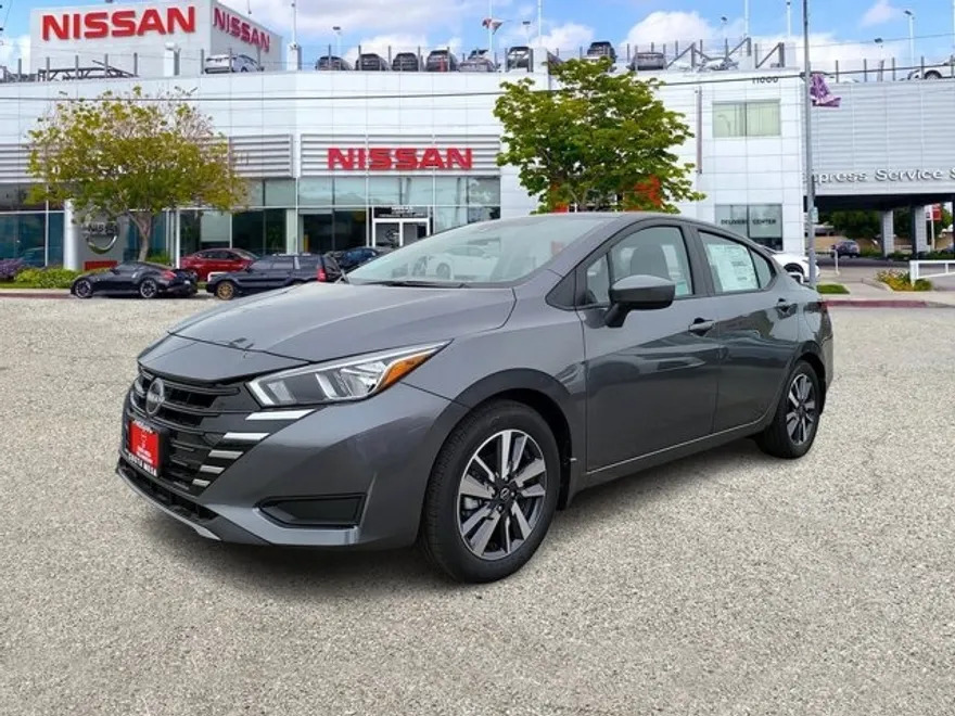 2025 Nissan Versa SV photo 1