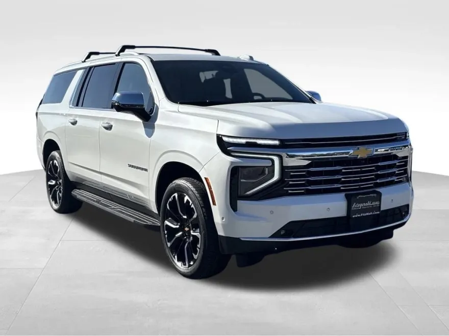 2025 Chevrolet Suburban Premier photo 1