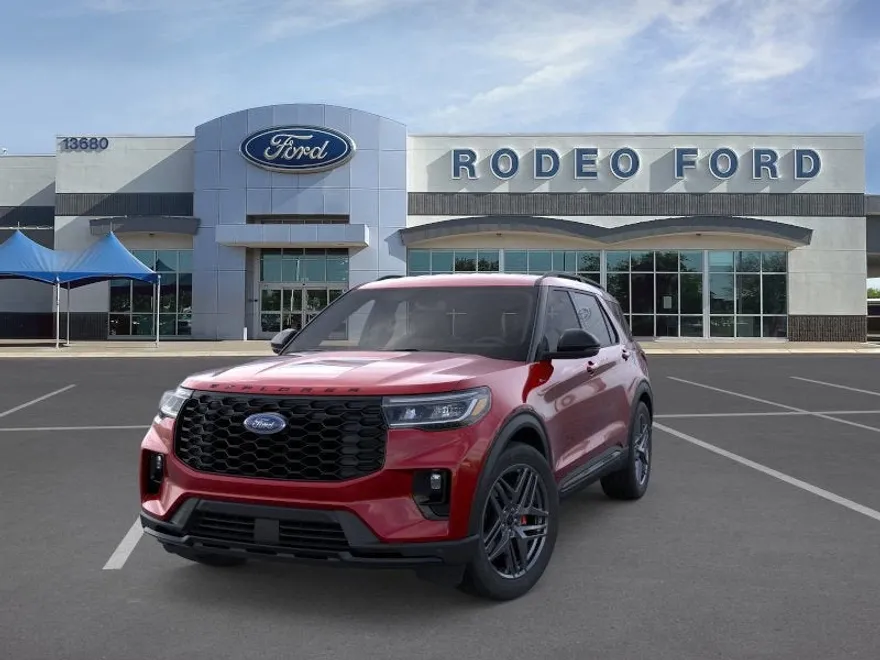 2025 Ford Explorer ST-Line photo 1