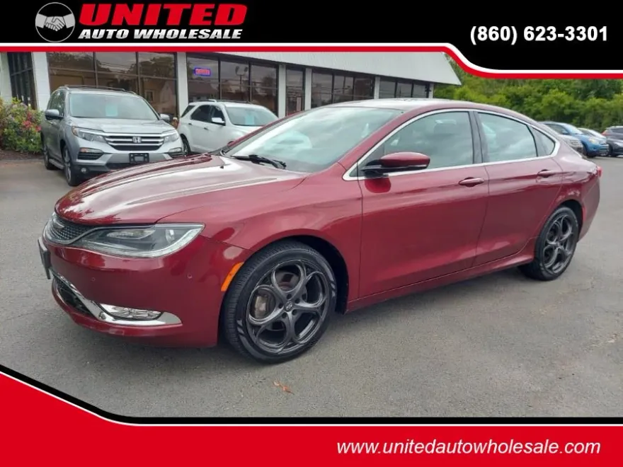 2015 Chrysler 200 C photo 1