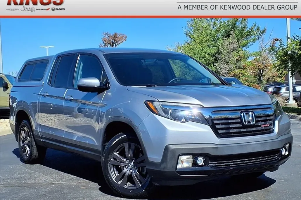 2019 Honda Ridgeline Sport photo 1