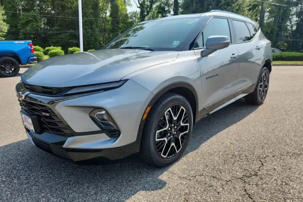 2023 Chevrolet Blazer RS photo 1