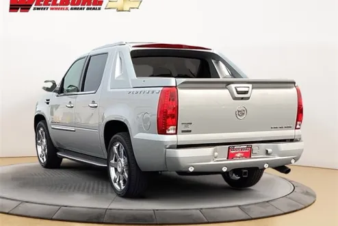 2011 Cadillac Escalade EXT Luxury photo 3