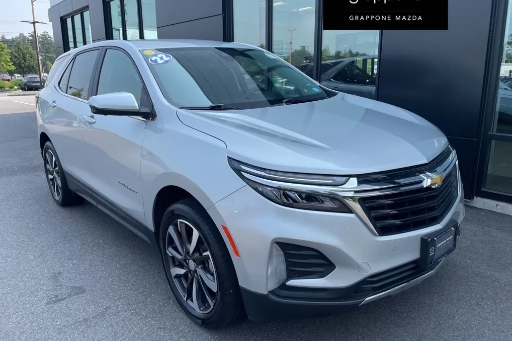 2022 Chevrolet Equinox LT photo 1