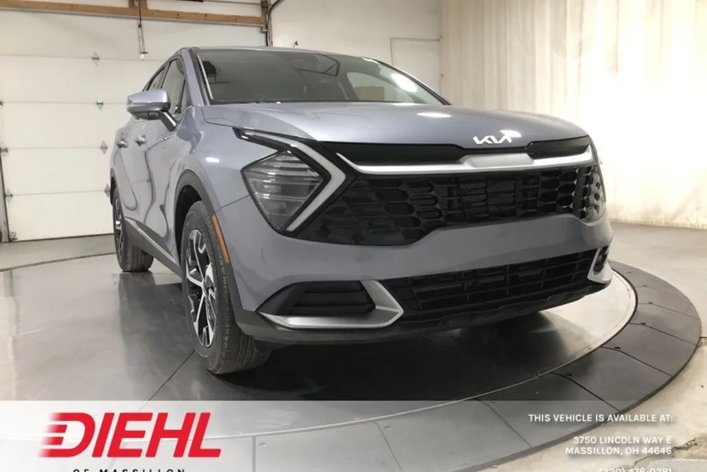 2025 Kia Sportage EX photo 1