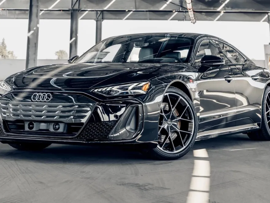 2025 Audi e-tron GT Premium Plus photo 1