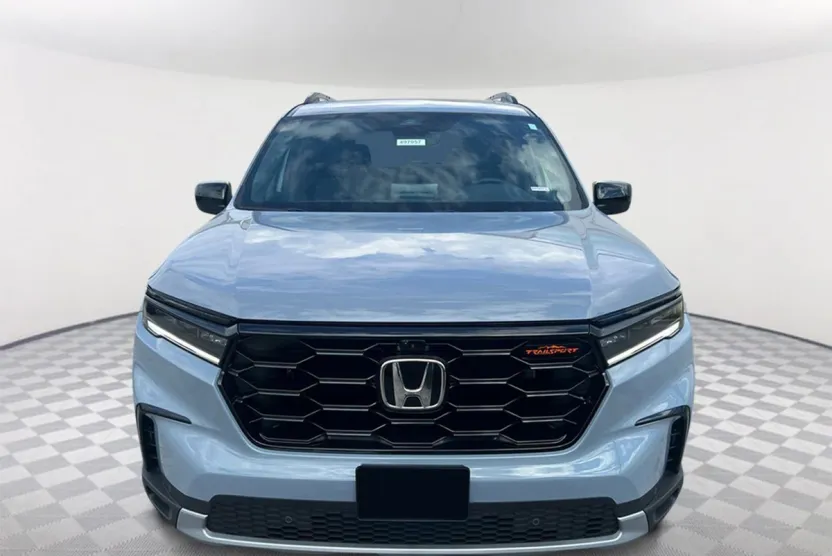 2025 Honda Pilot TrailSport photo 1