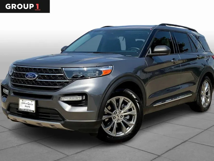 2022 Ford Explorer XLT photo 1
