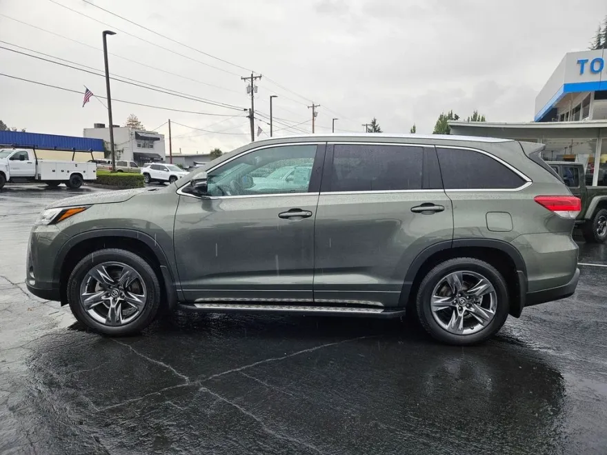 2019 Toyota Highlander Limited photo 1