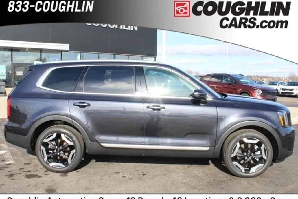 2025 Kia Telluride S photo 1
