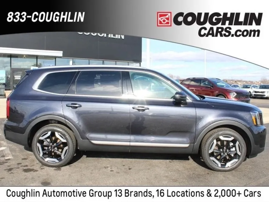 2025 Kia Telluride S photo 1