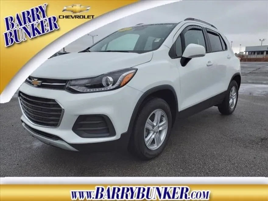 2022 Chevrolet Trax LT photo 1