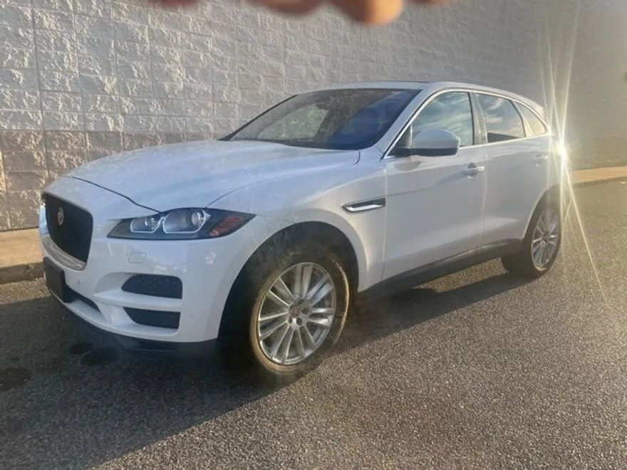 2020 Jaguar F-PACE Prestige photo 1
