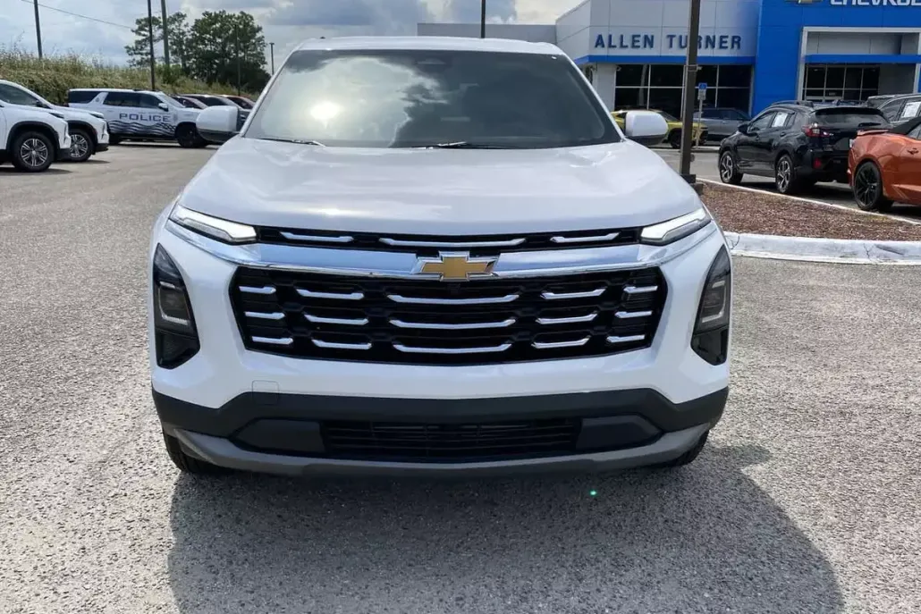 2026 Chevrolet Equinox LT photo 1