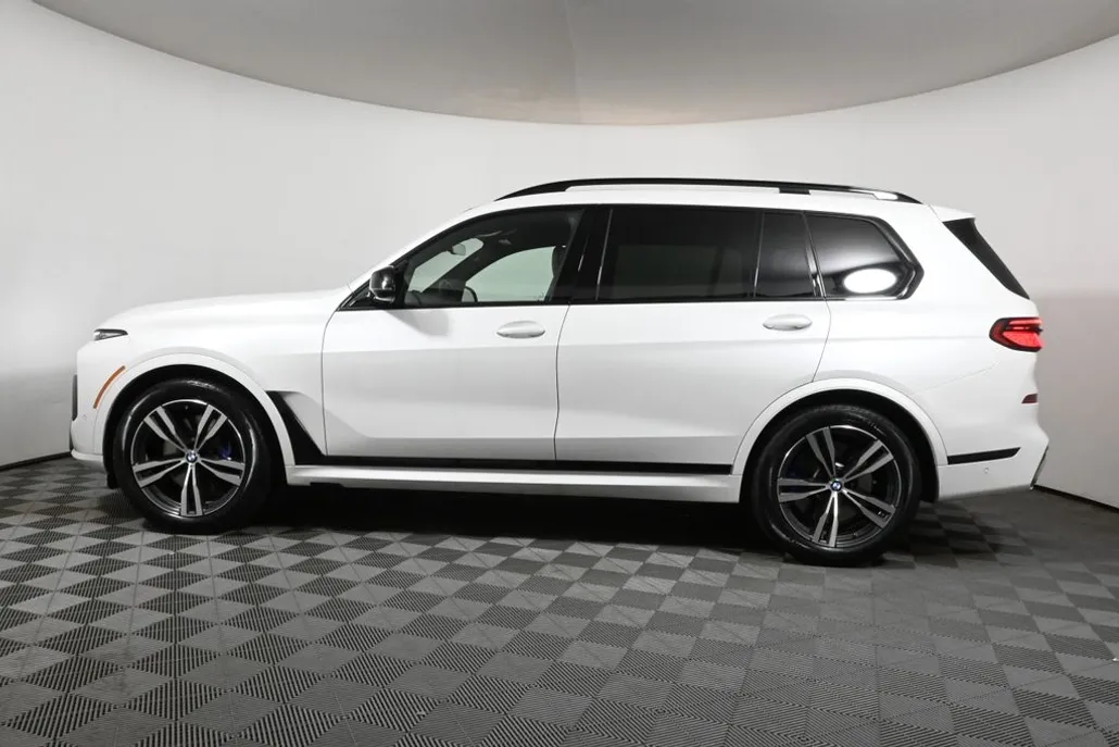 2024 Bmw X7 M60i photo 1