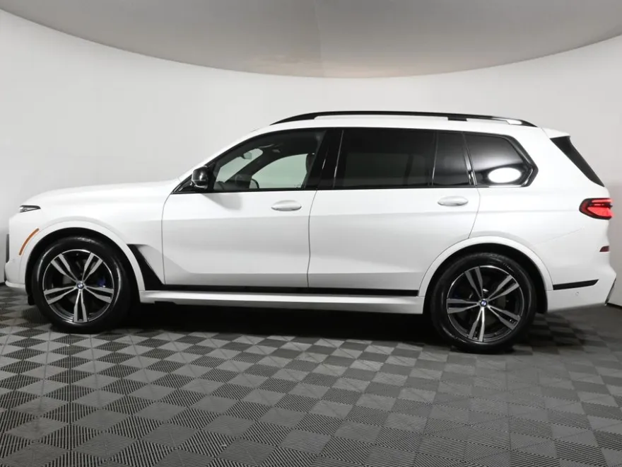 2024 Bmw X7 M60i photo 1