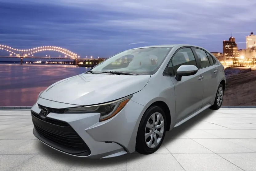 2023 Toyota Corolla LE photo 1