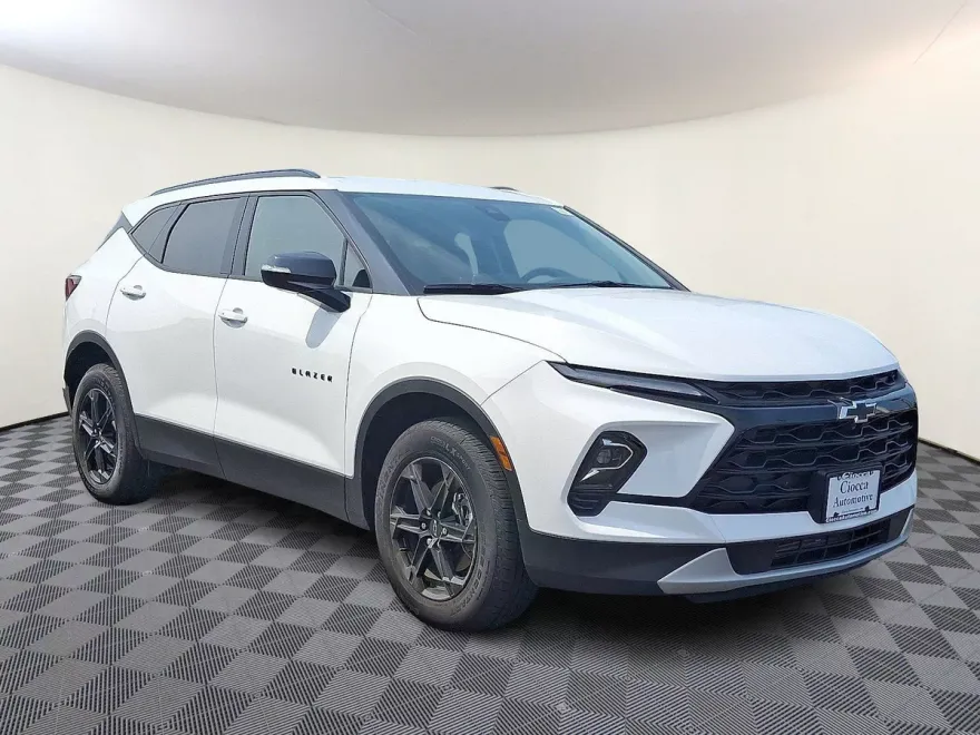 2025 Chevrolet Blazer 3LT photo 1