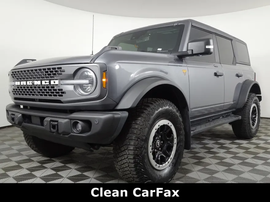 2022 Ford Bronco Badlands photo 1
