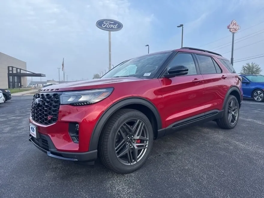 2025 Ford Explorer ST photo 1