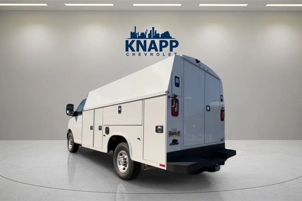 2025 Chevrolet Express Cutaway Work Van photo 1