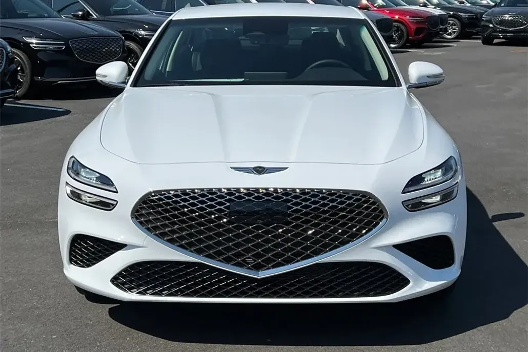 2025 Genesis G70 2.5T photo 1