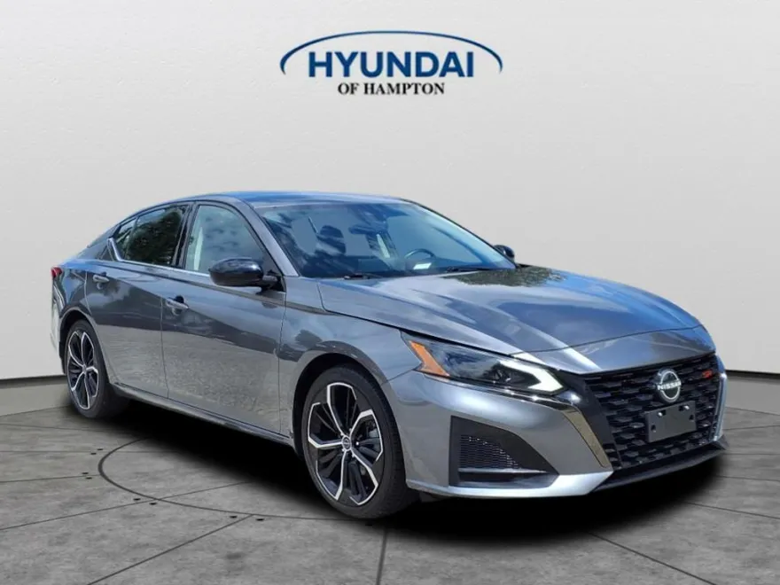 2024 Nissan Altima 2.5 SR photo 1
