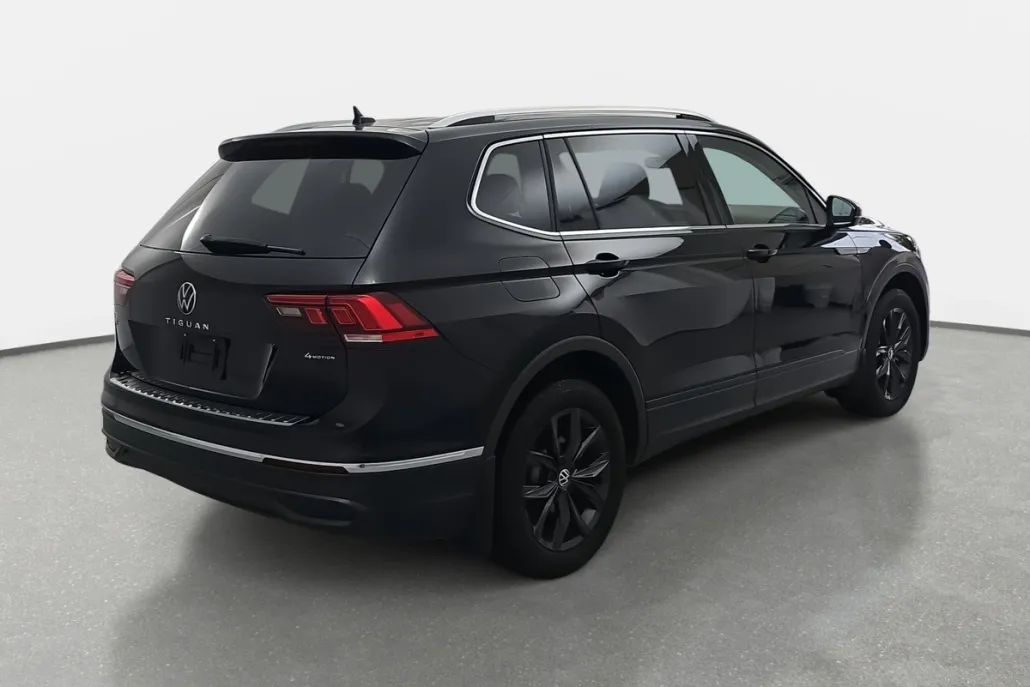 2024 Volkswagen Tiguan SE photo 1