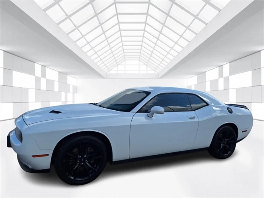 2018 Dodge Challenger SXT photo 1