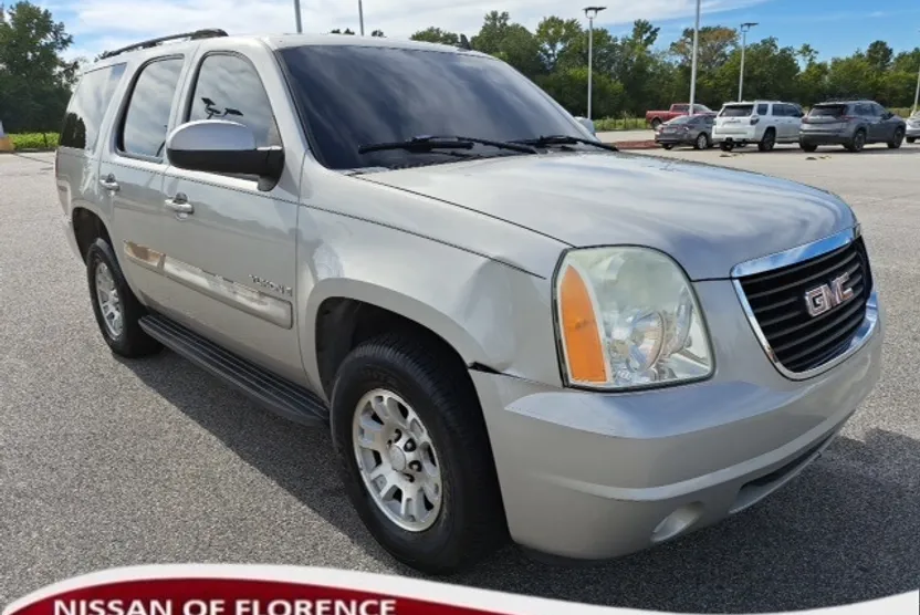2007 Gmc Yukon SLE photo 1