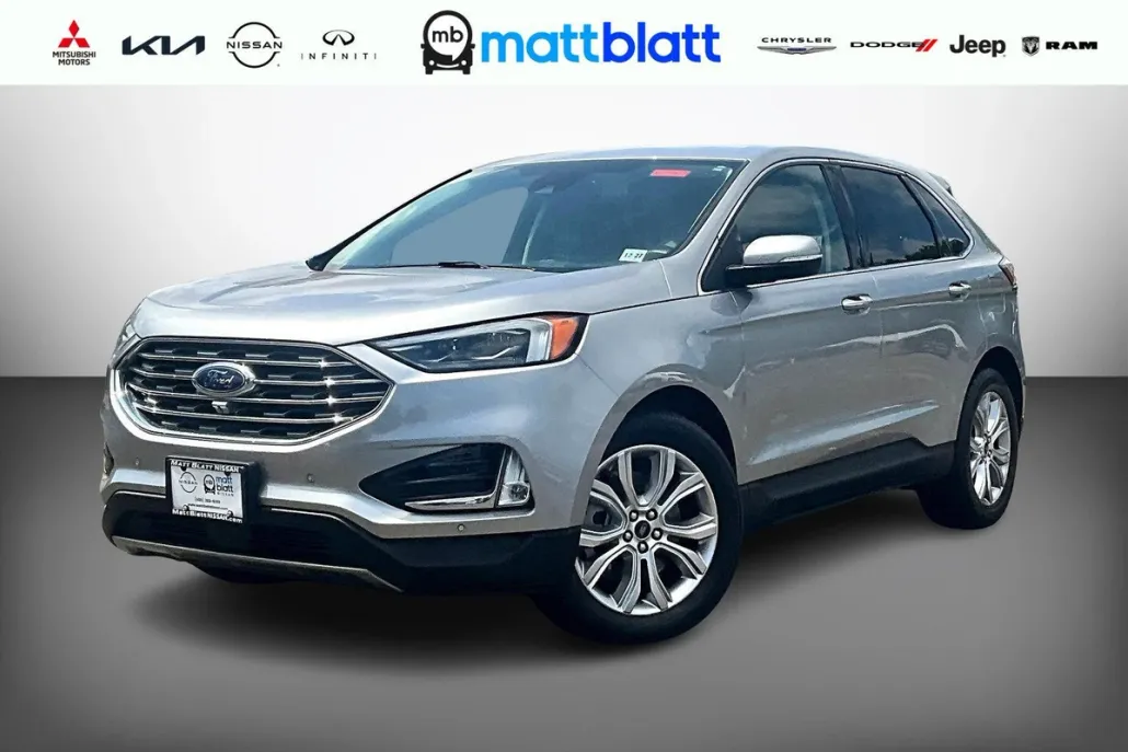 2022 Ford Edge Titanium photo 1