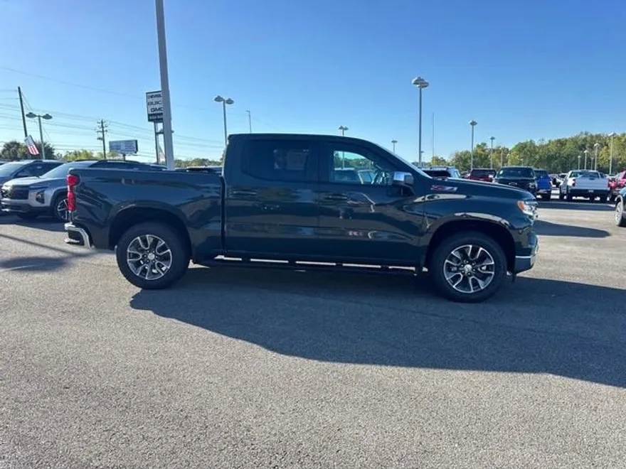 2026 Chevrolet Silverado 1500 LT photo 1