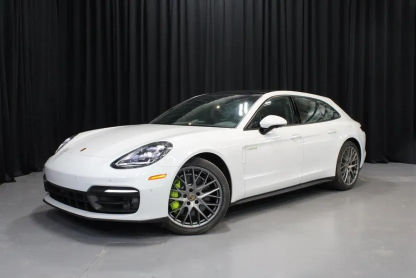 2023 Porsche Panamera 4 E-Hybrid Sport Turismo photo 1