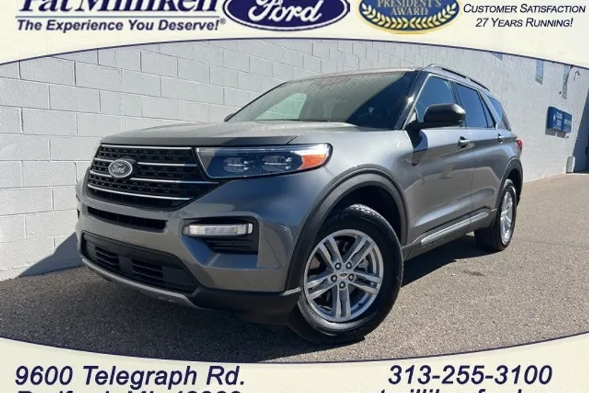 2023 Ford Explorer XLT photo 1
