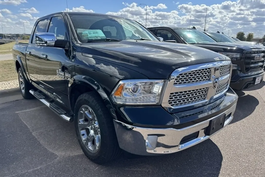 2017 Ram 1500 Laramie photo 1