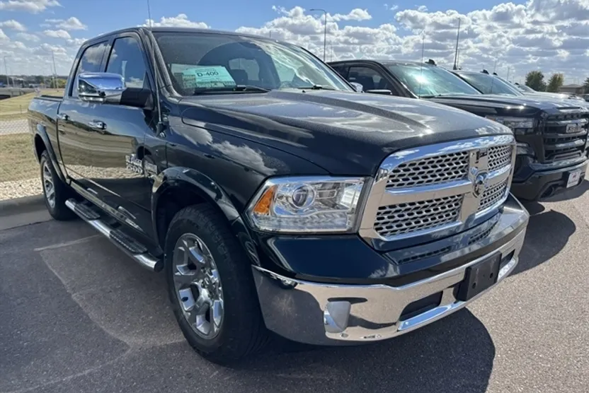 2017 Ram 1500 Laramie photo 1