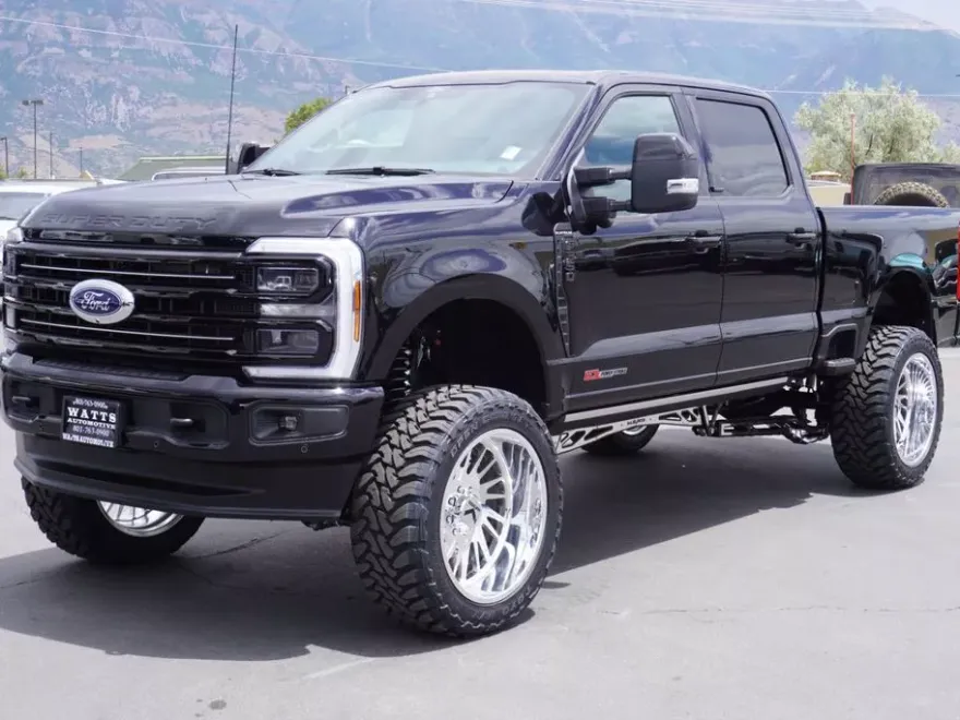 2025 Ford F-350 Platinum photo 1