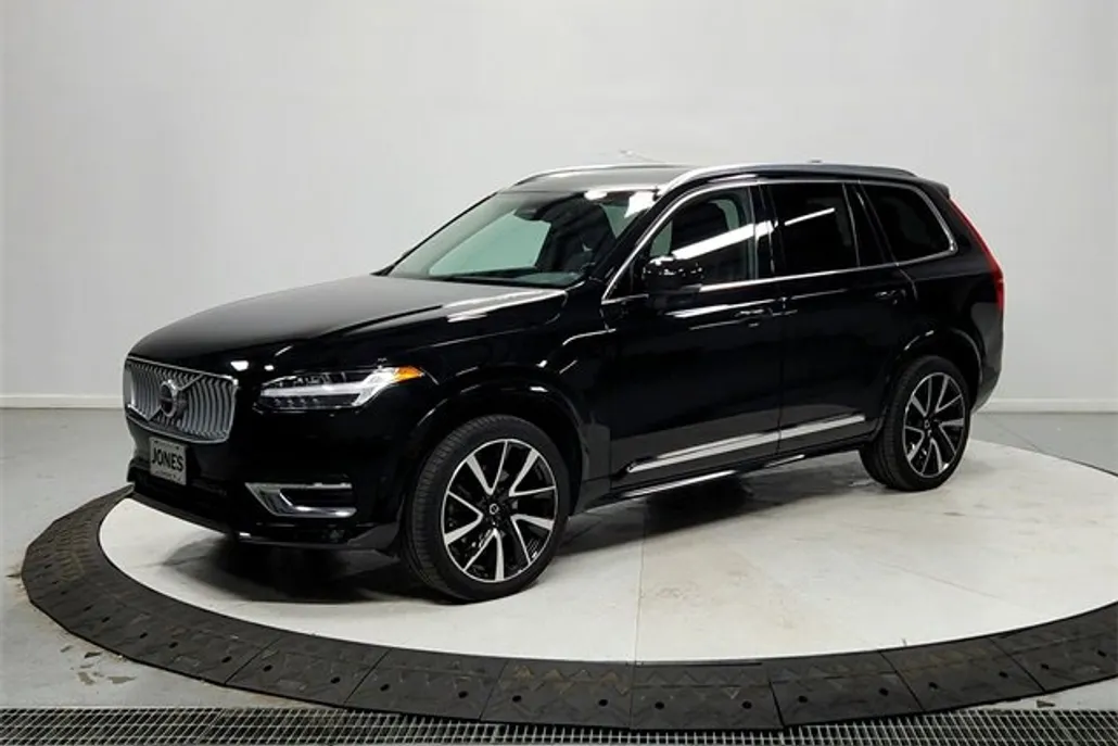 2024 Volvo XC90 Plus photo 1