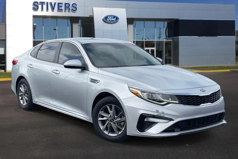 2019 Kia Optima LX photo 1
