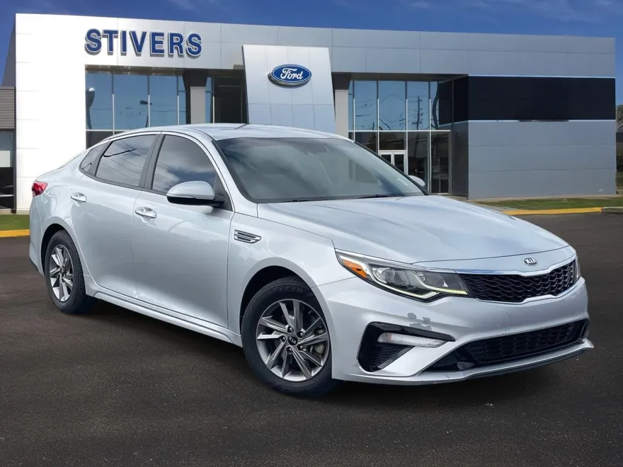 2019 Kia Optima LX photo 1