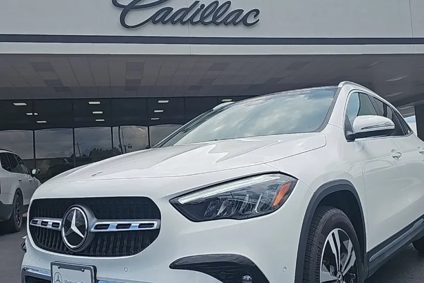 2024 Mercedes Benz GLA 250 photo 1