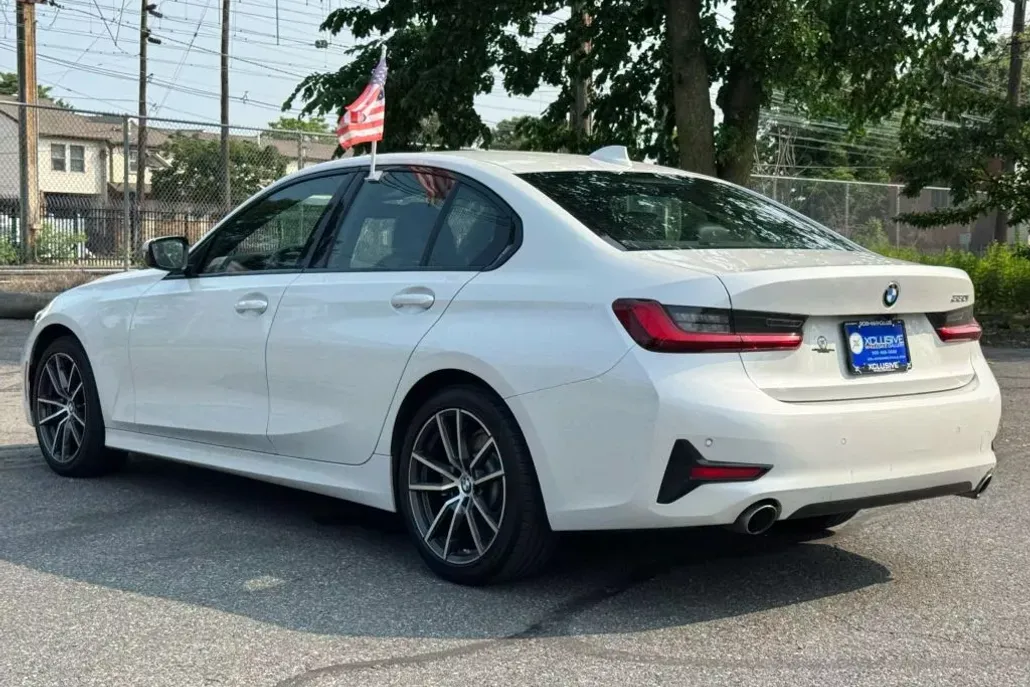 2022 Bmw 330i photo 1